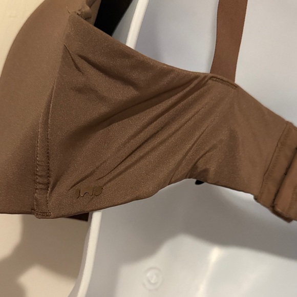 Skims Brown Wireless Bra - Picture 7 of 16